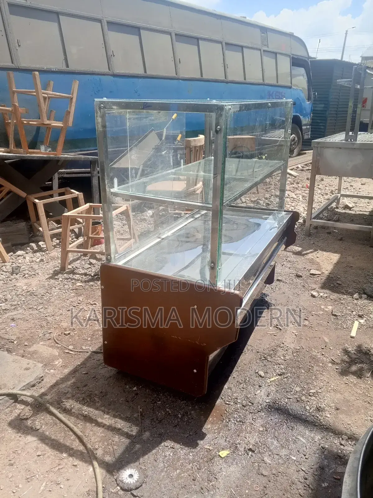 Straight Glass Cake Display