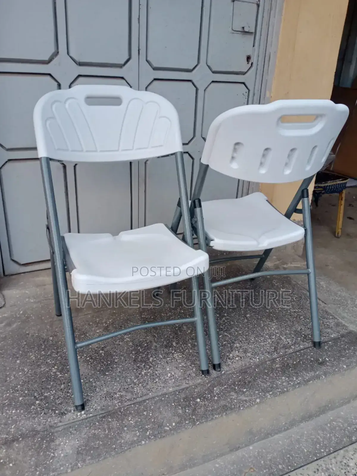 Foldable White Chair