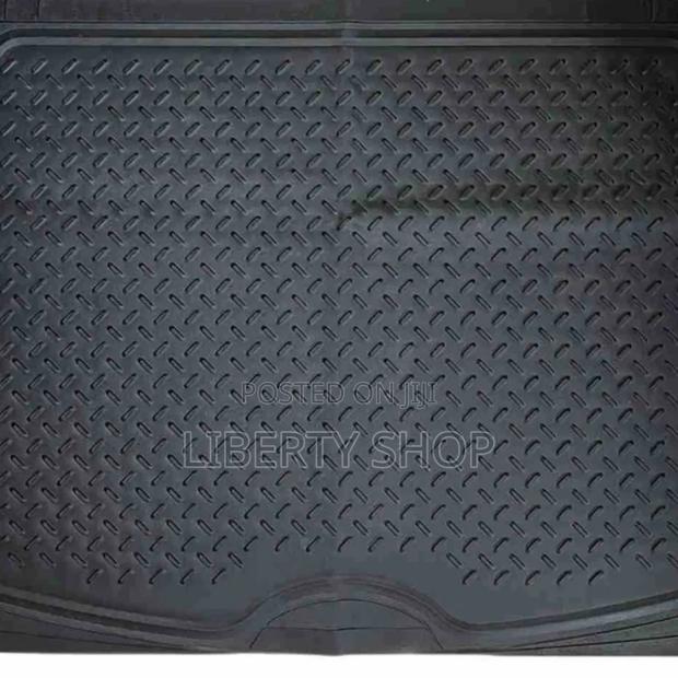 Fitting Universal Boot Mat - thumbnail 2
