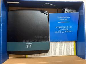 Linksys EA2700 Dual Band 4-Port Gigabit Wireless Router - main view