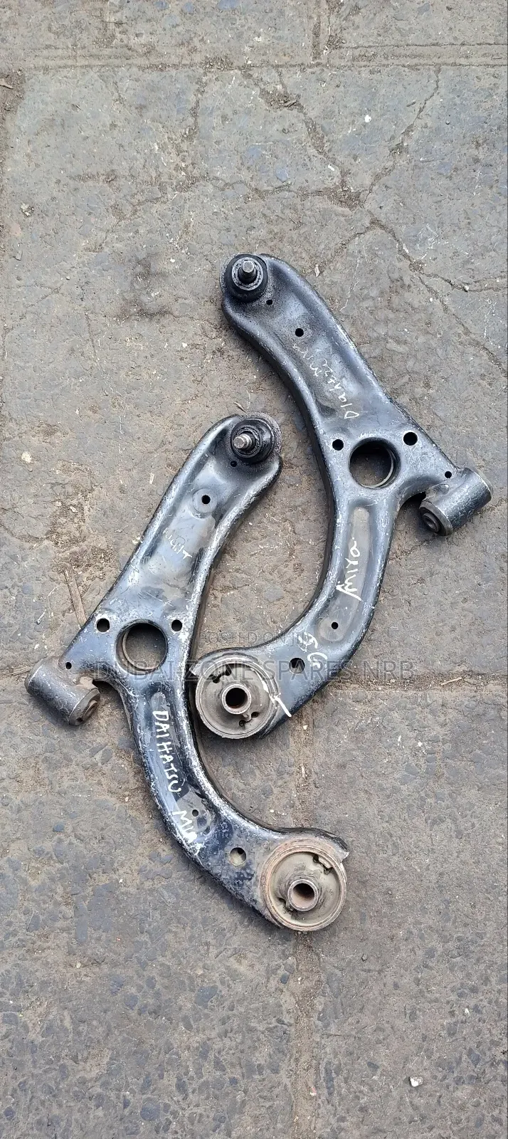 Control Arms Daihatsu Mira.