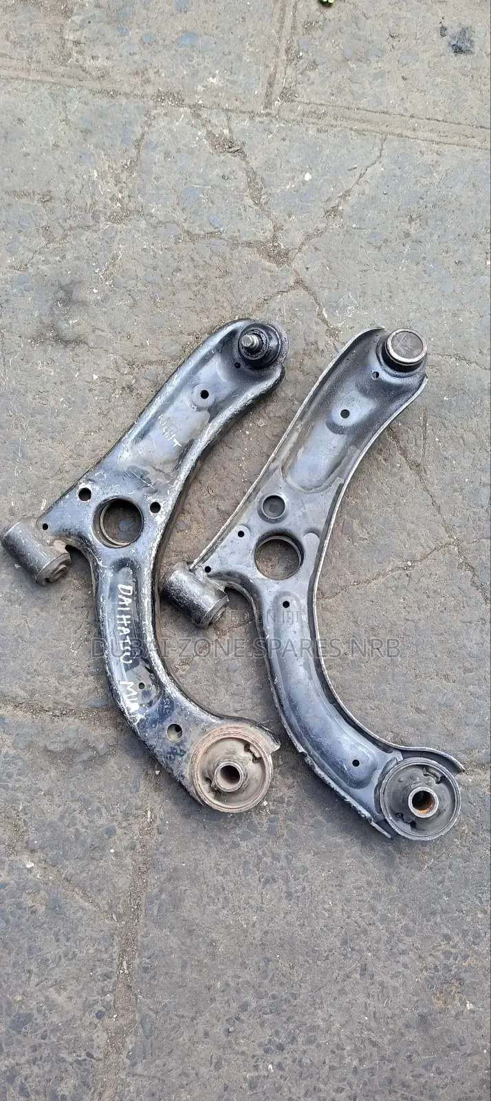 Control Arms Daihatsu Mira.