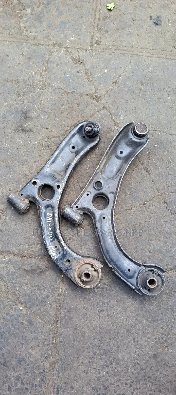 Control Arms Daihatsu Mira.
