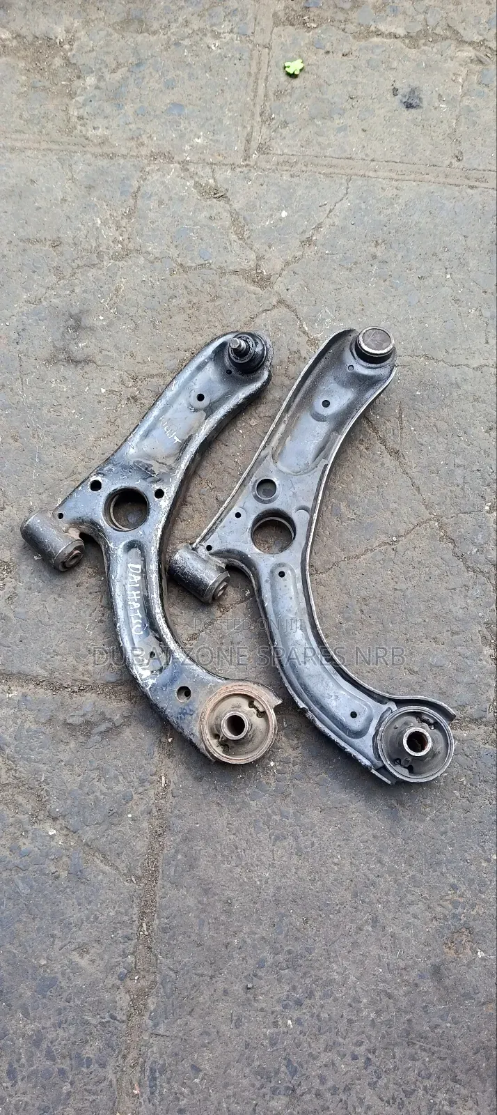 Control Arms Daihatsu Mira.
