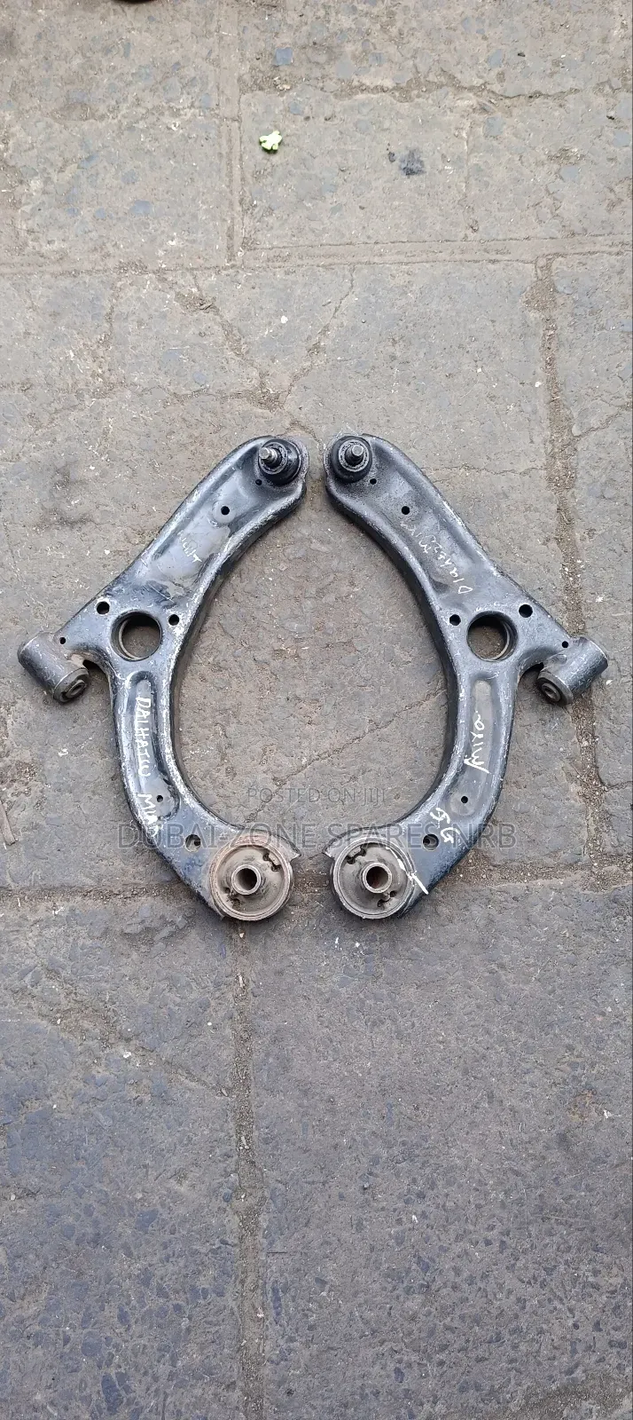 Control Arms Daihatsu Mira.