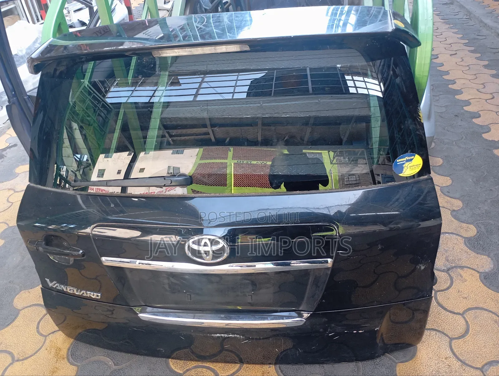 Toyota Vanguard Tailgate