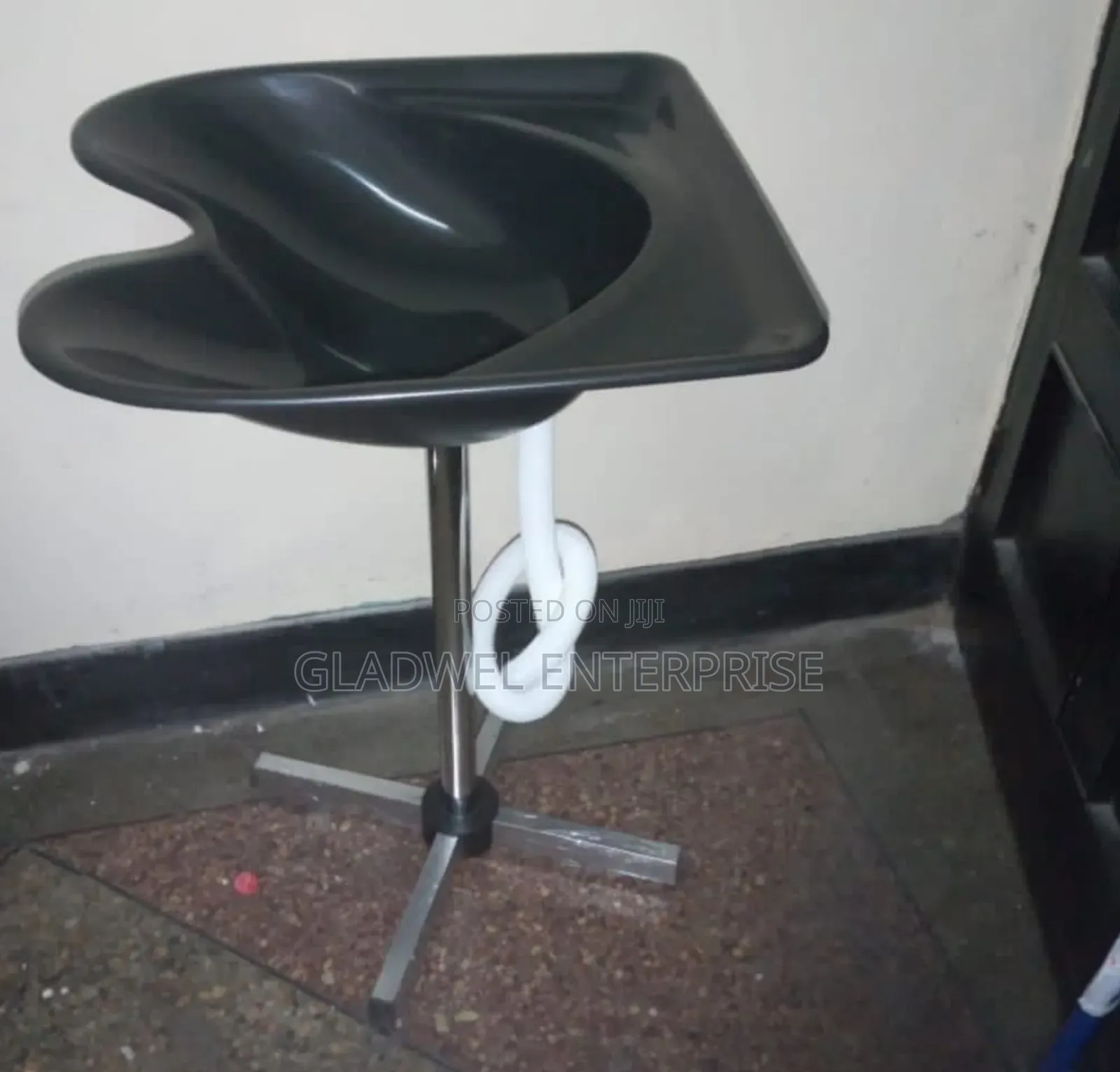 Simple Classic Salon Sink