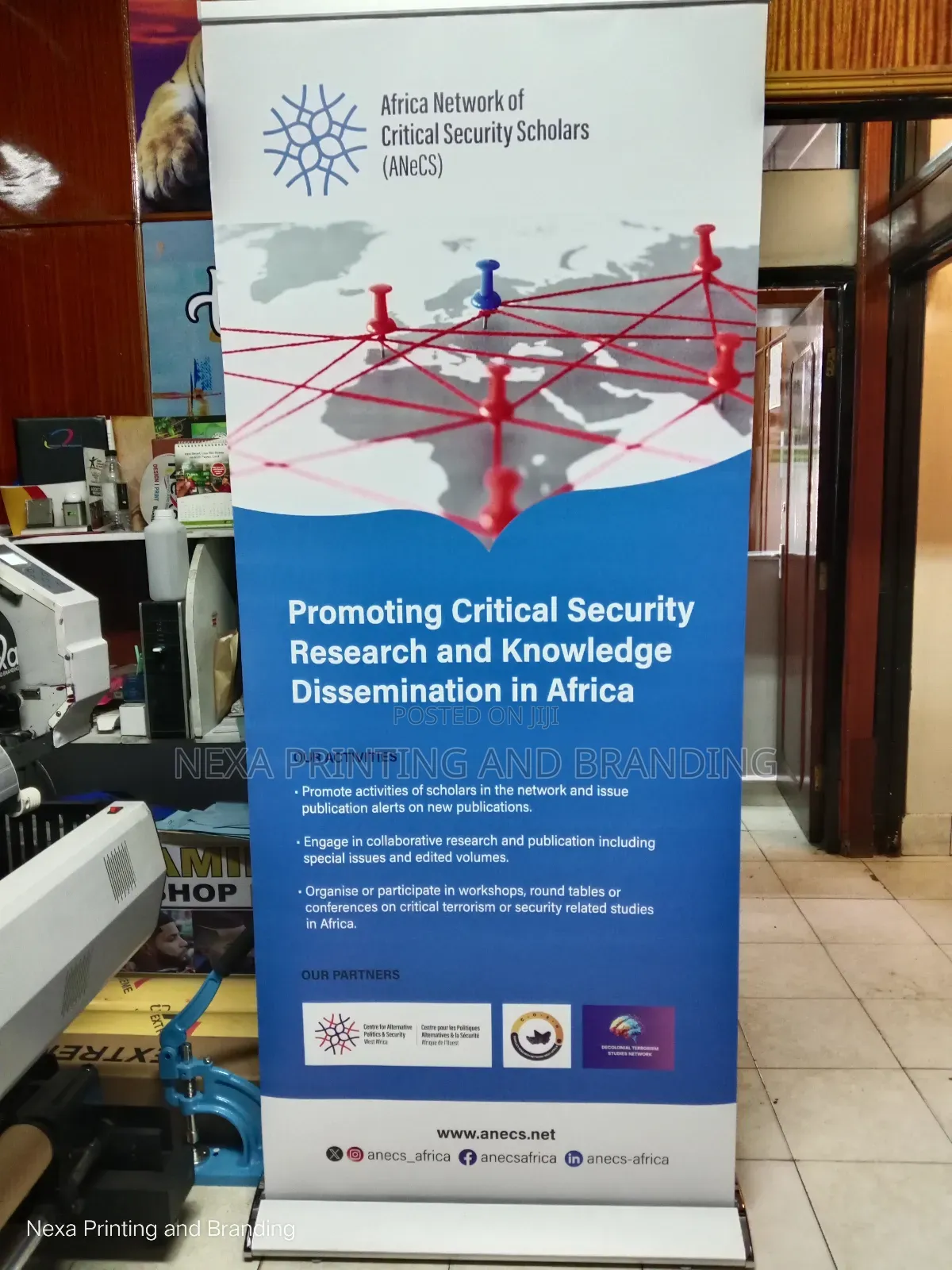 BANNER - Retractable Display