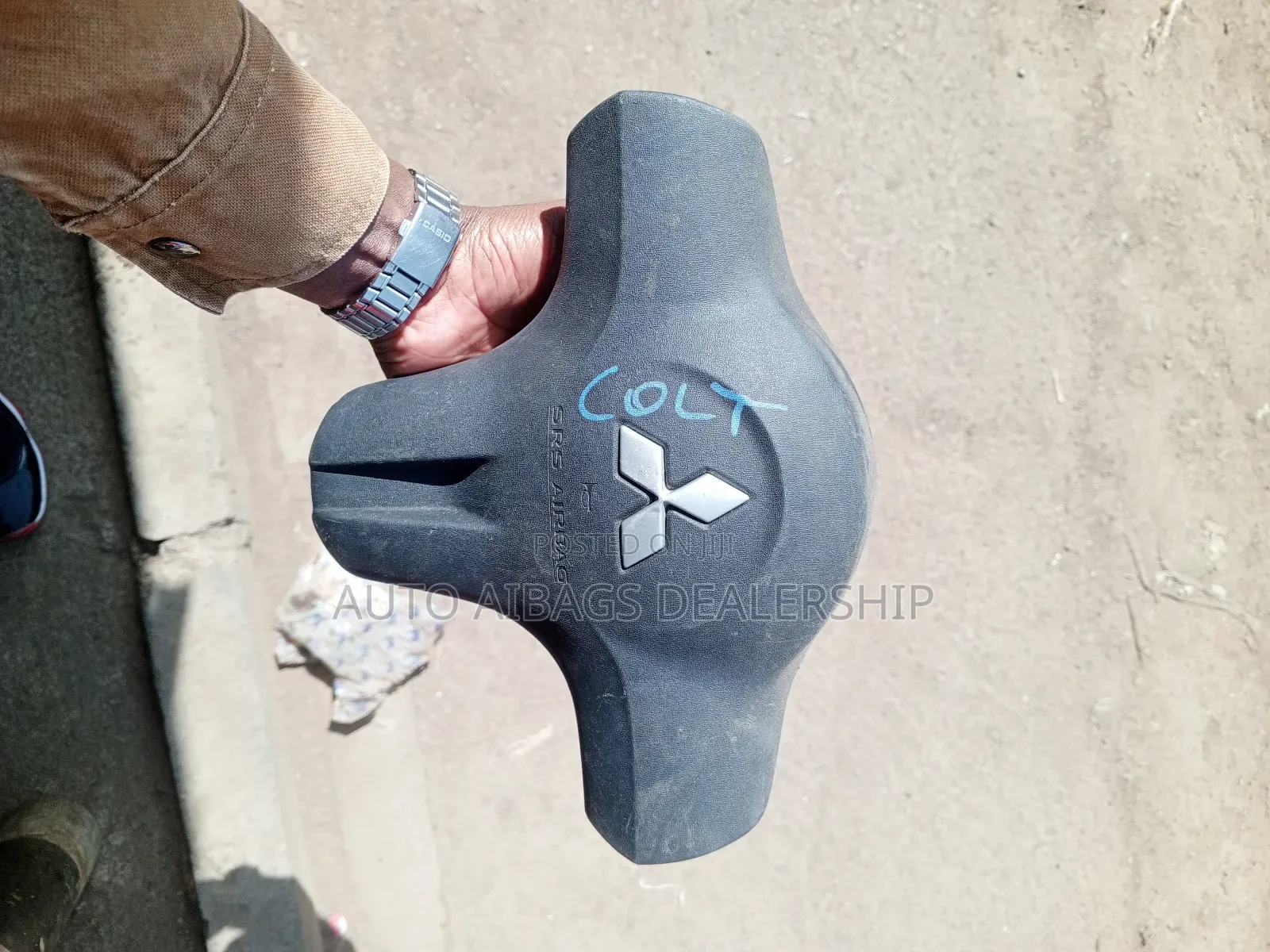 Mitsubishi Colt Stearing Airbag.