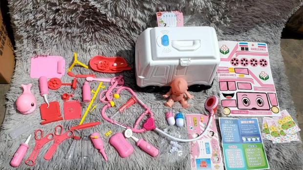 45 Pieces Doctor Toy Set - thumbnail 2