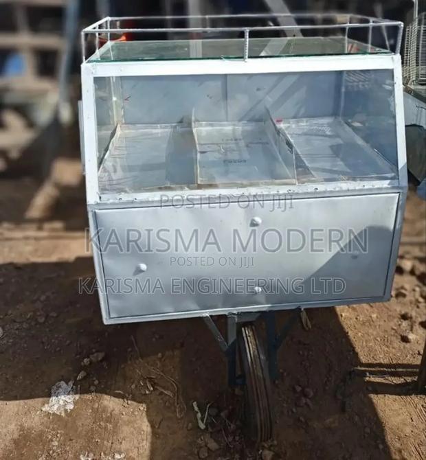 Smocha and Eggs Trolley. - main view