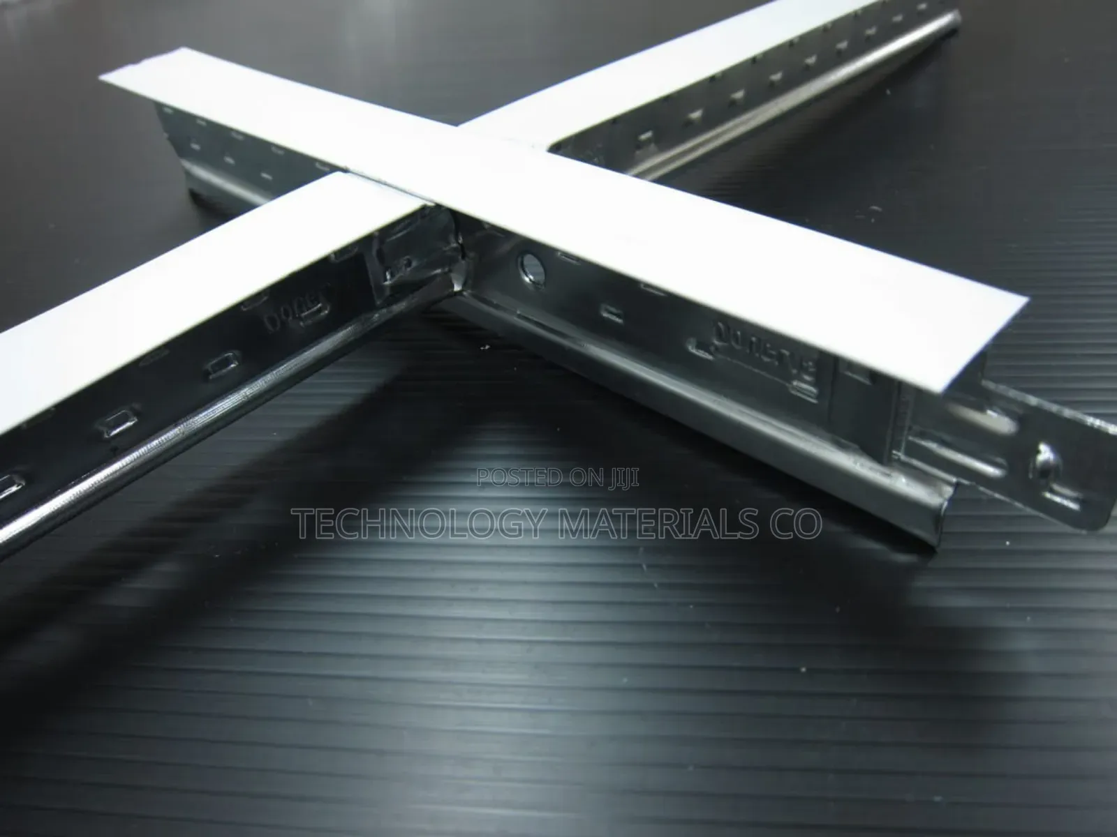 Short Cross Tee-for Ceiling Installation(26*24*600*0.3mm)