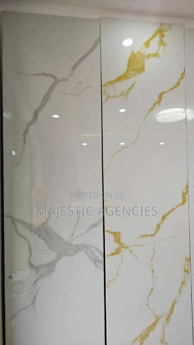 Carara White Gold - main view