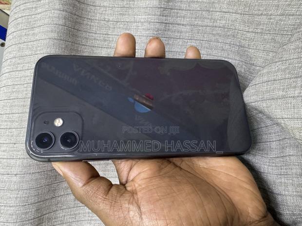 Apple iPhone 11 128 GB Black - main view