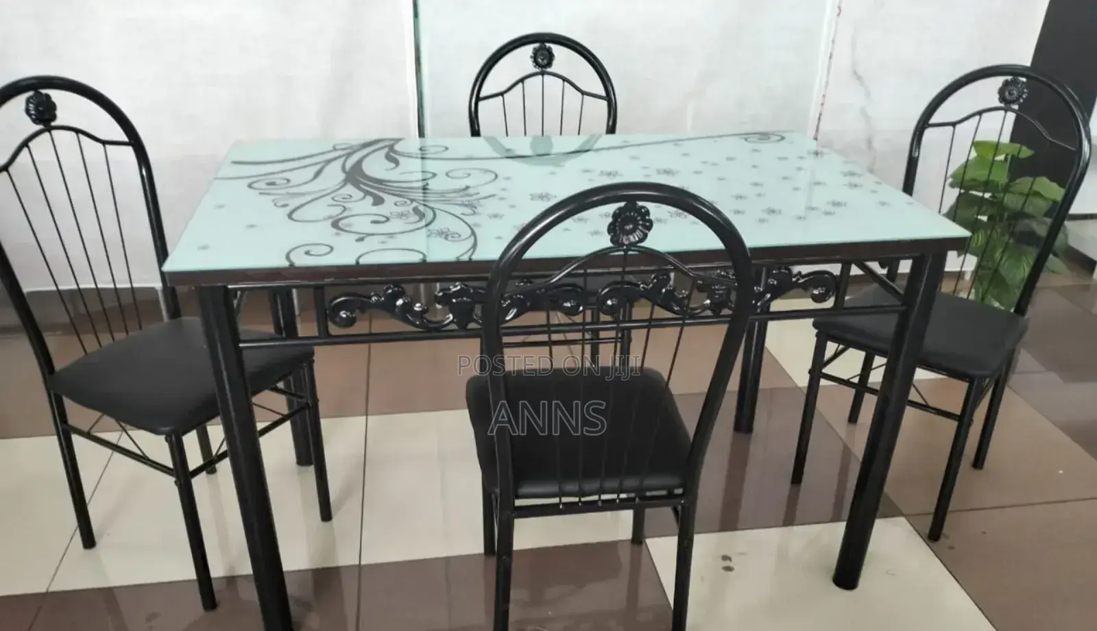 4 Sitter Marble Dining Table