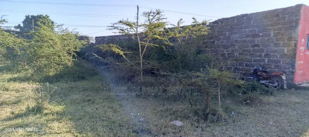 50/100 Plot at Greenstead Shopping Centre - Touching Highway - thumbnail 4