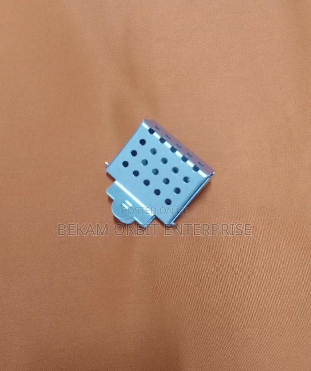 Queen Clip Beekeepers Equipment - main view