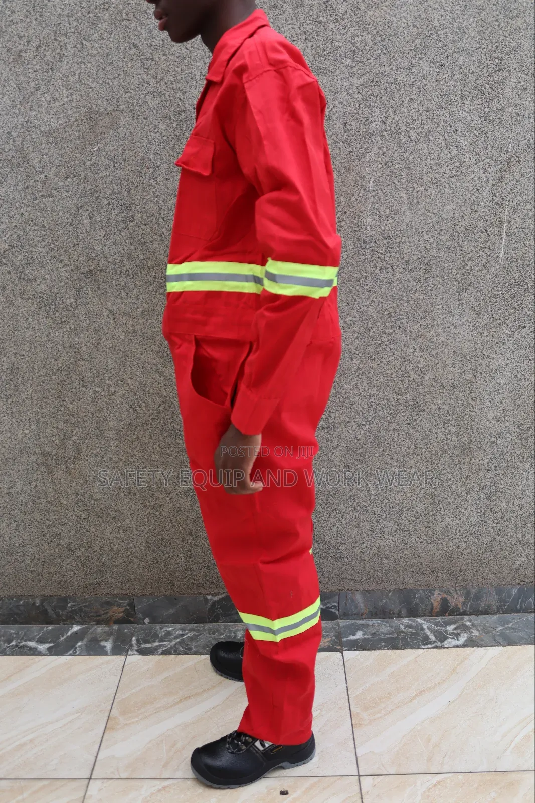 Visibility Enhancing Garment