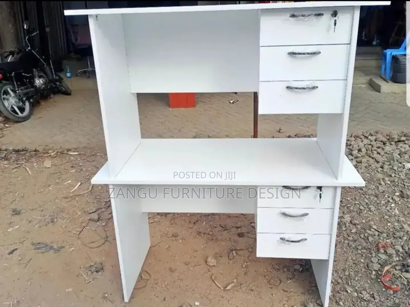 Indefectible Office Desk