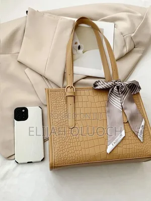 Talia Box Bag