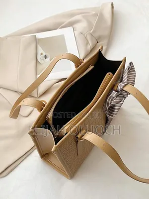 Talia Box Bag