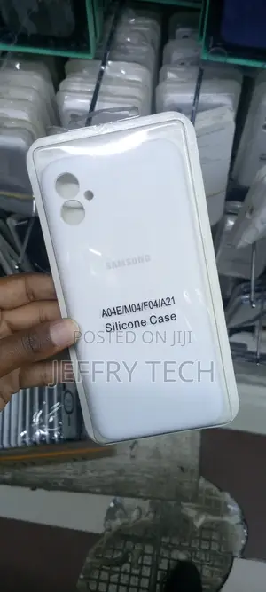 Samsung Galaxy A04 Liquid Silicone Case -White