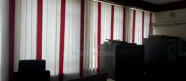 Beutiful White and Maroon Slats - main view