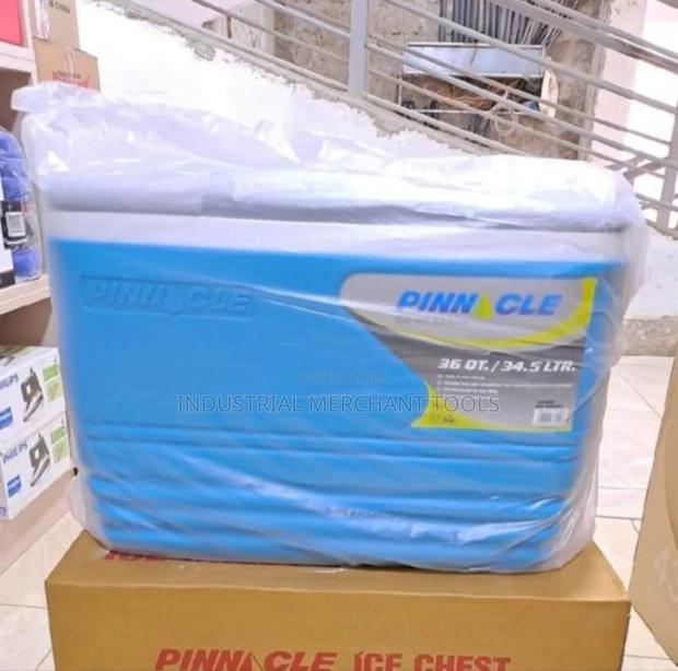 34.5ltrs Cooler Box (Pinnacle) - main view