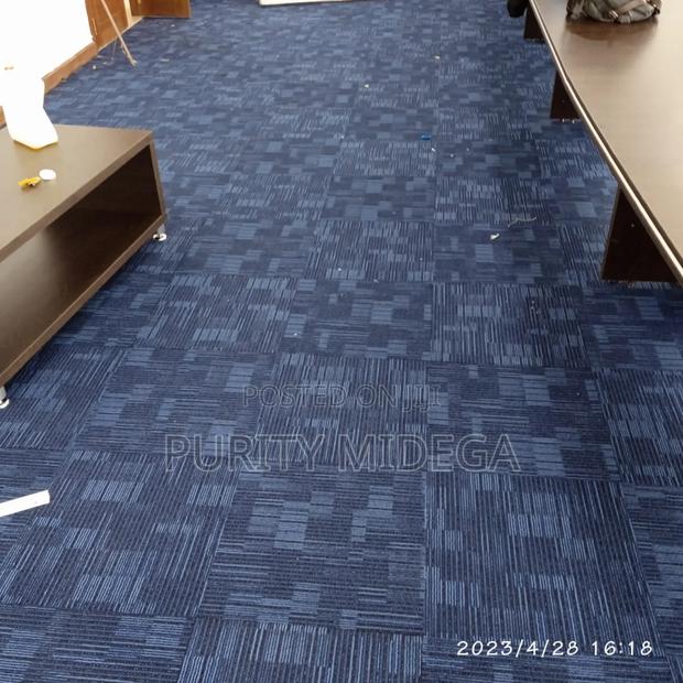 High Quality Carpet Tiles Installation - thumbnail 2