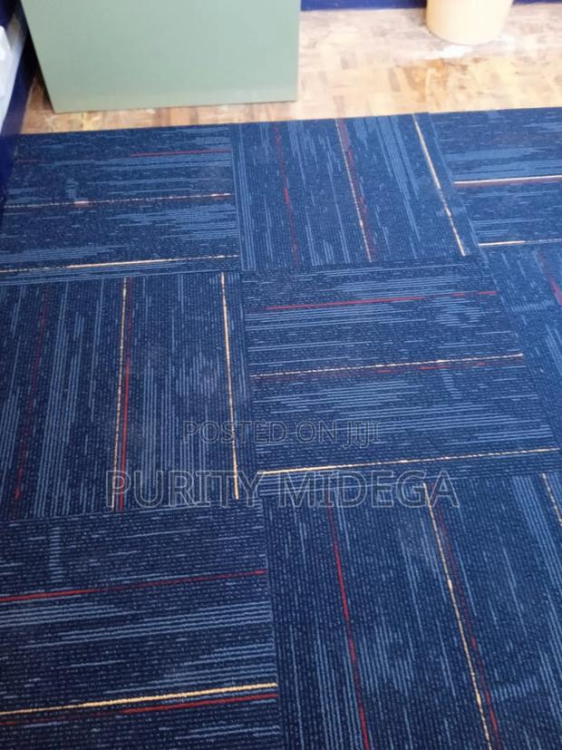 High Quality Carpet Tiles Installation - thumbnail 3