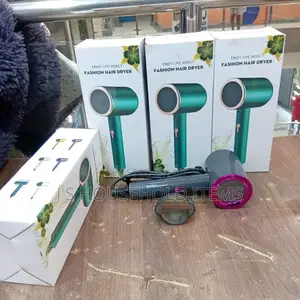 Chic and Efficient: The Perfect Hairdryer for Fast Styling"