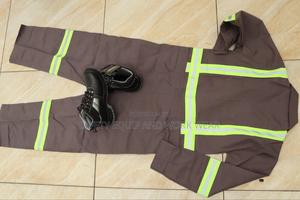 Hi-vis Work Wear And Safety Boots - thumbnail 2