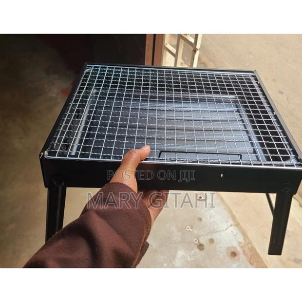 *Barbecue Charcoal Grill