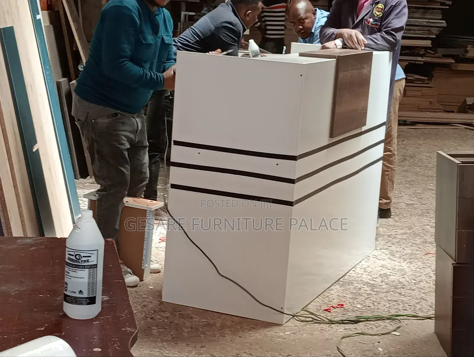 1.6 Reception Desk