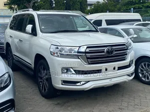 Toyota Land Cruiser 2017 Pearl