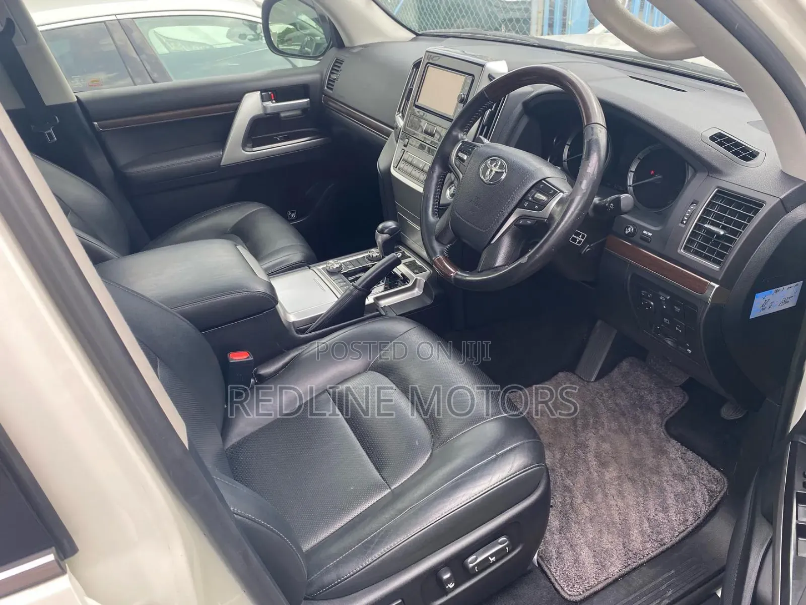 Toyota Land Cruiser 2017 Pearl