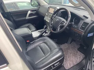Toyota Land Cruiser 2017 Pearl