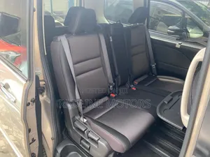 Nissan Serena 2018 Brown