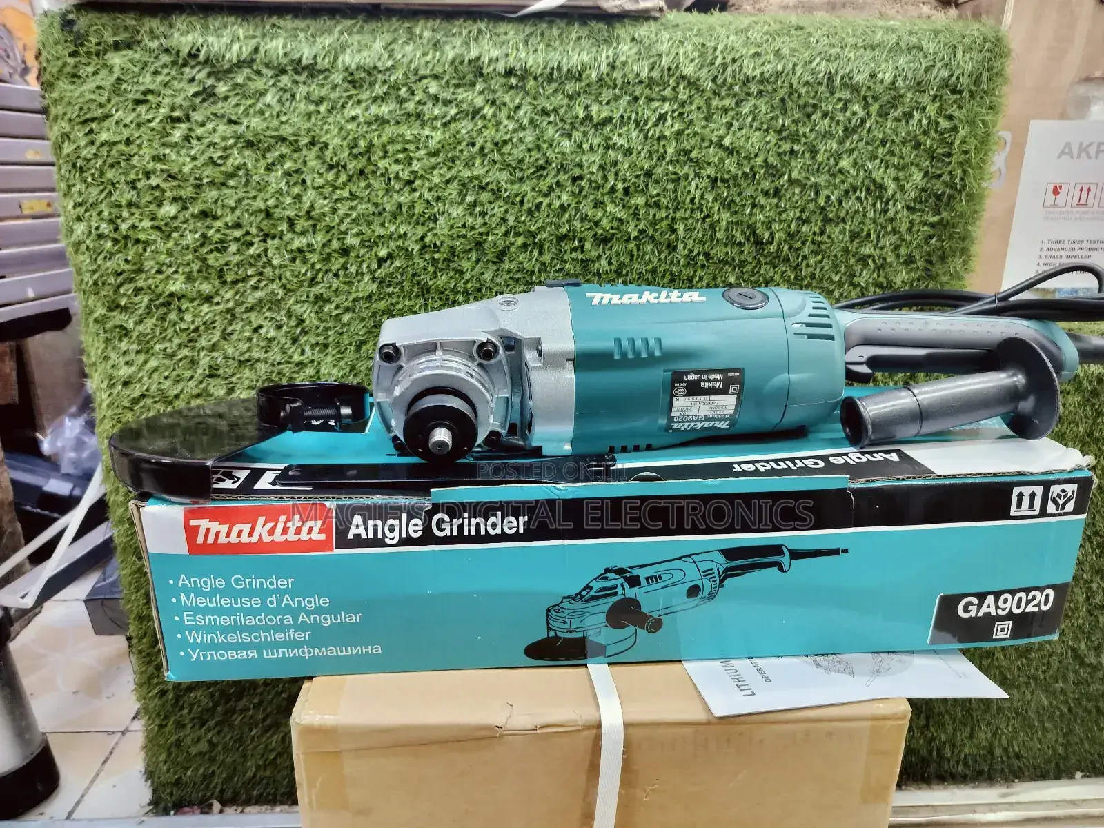 Makita Angle Grinder 9 Inches