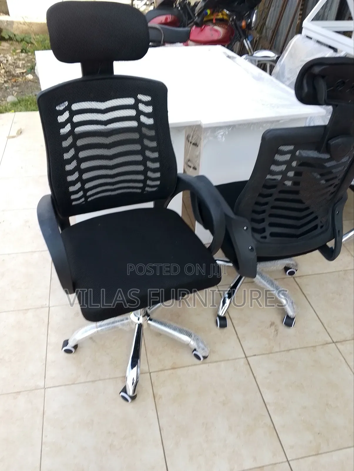 Captain Revolving Headrest Chair