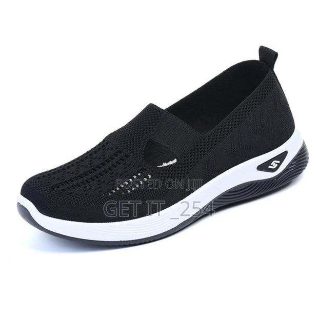 Breathable Soft Sole Ladies' Shoes. 36-43