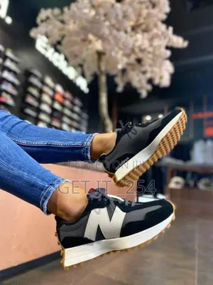 New Balance 327
Sizes 41-46