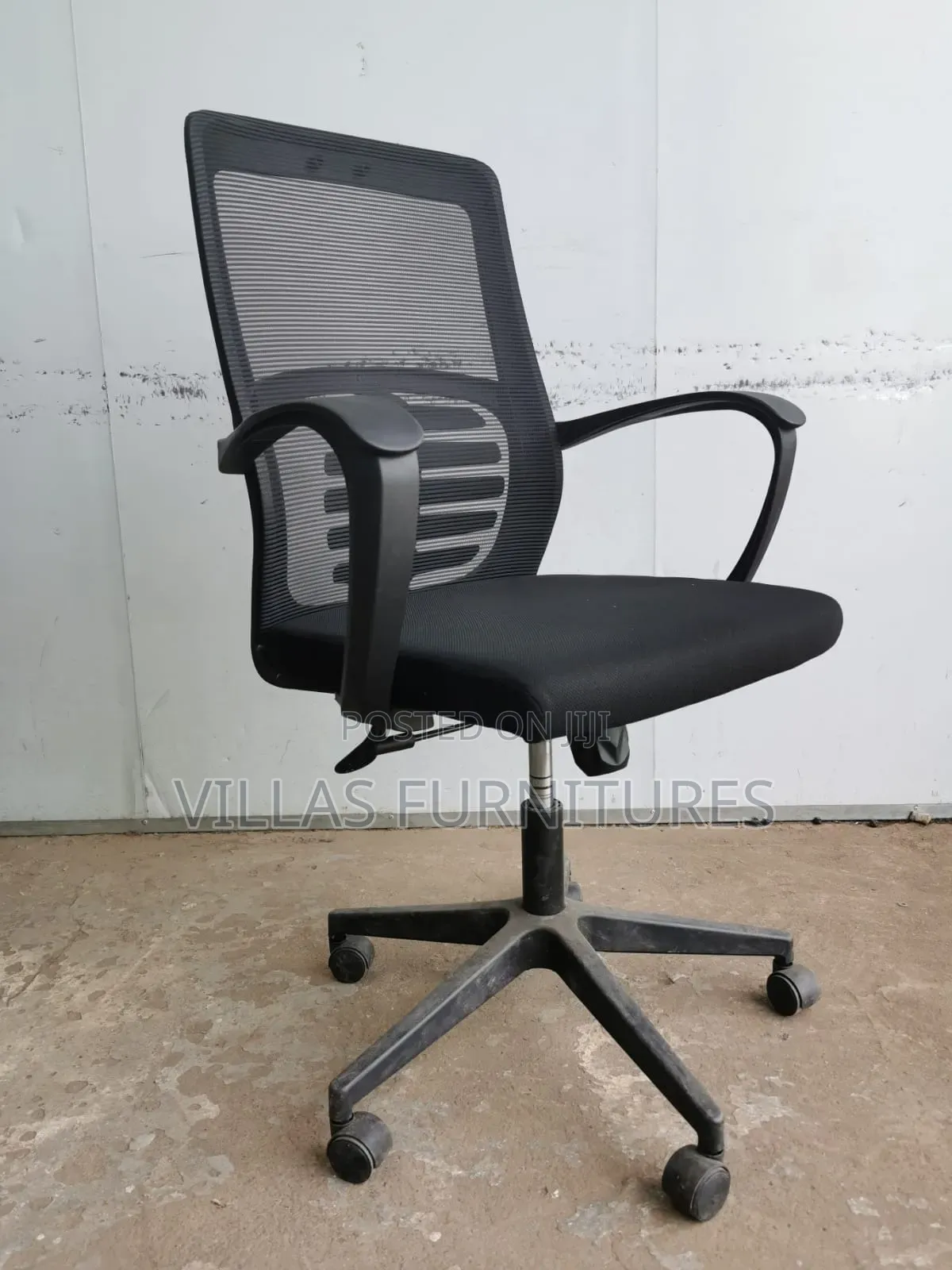 Adjustable Height Task Chair