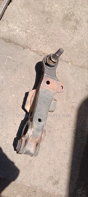 Lower Control Arms Isuzu Elfu.