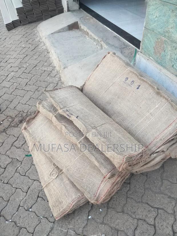 Course Hessian Cloth - main view