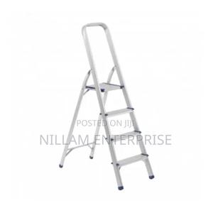 4 Step Ladder - thumbnail 2