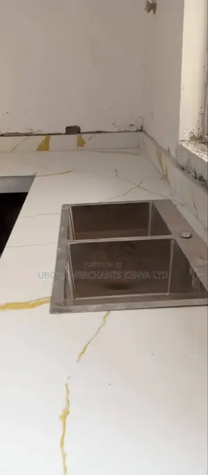 Carara Gold Granite Full Body Shade