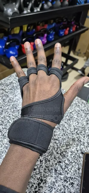 Aerated Gym Gloves, Heavy Duty Padding and Wrist Support