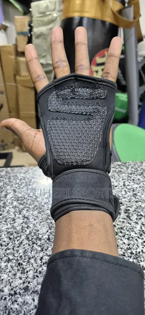 Aerated Gym Gloves, Heavy Duty Padding and Wrist Support