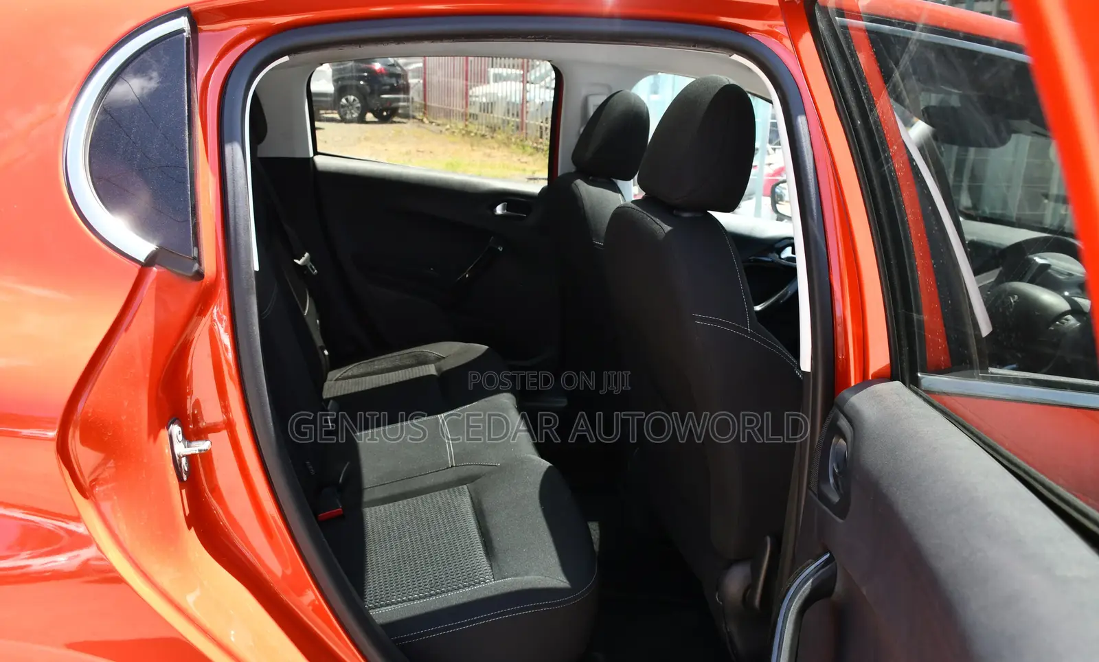 Peugeot 208 2017 Orange